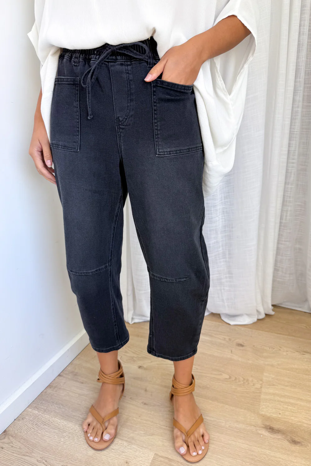 Camilla Crop Barrel Leg Jeans - Black Denim - Image 3