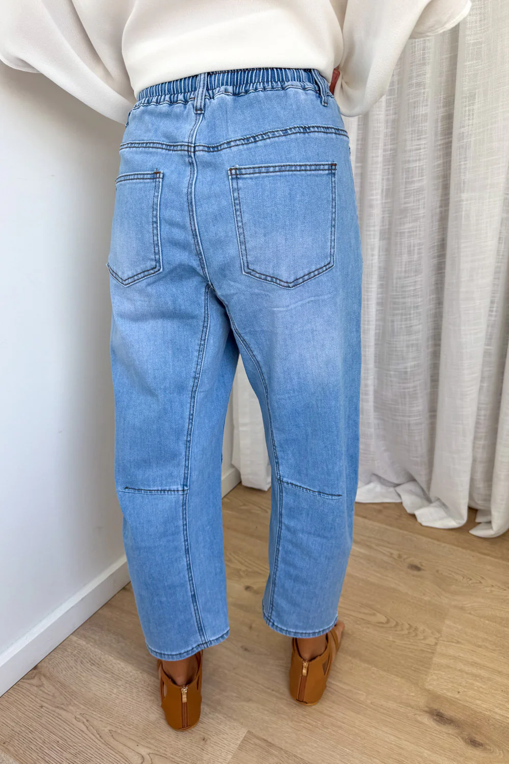 Camilla Crop Barrel Leg Jeans - Light Denim - Image 4