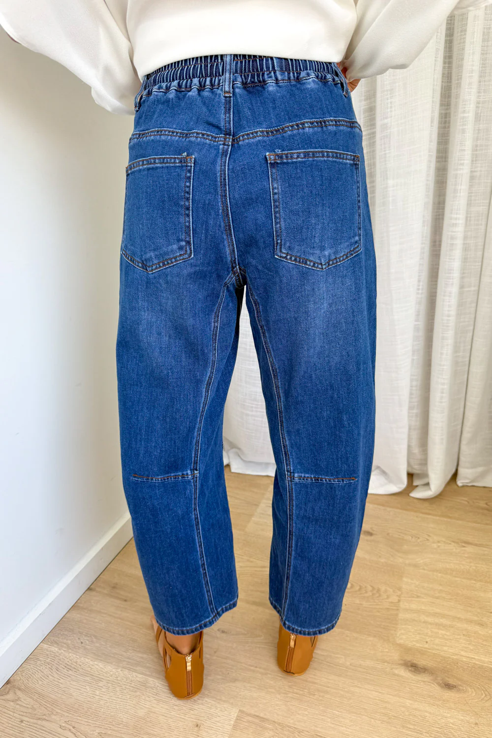 Camilla Crop Barrel Leg Jeans - Mid Denim - Image 5