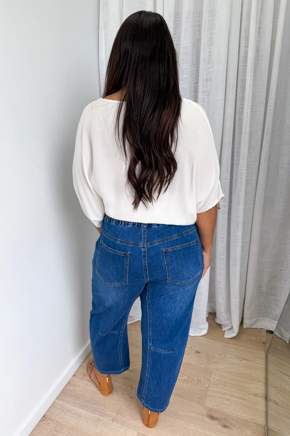 Camilla Crop Barrel Leg Jeans - Mid Denim - Image 9