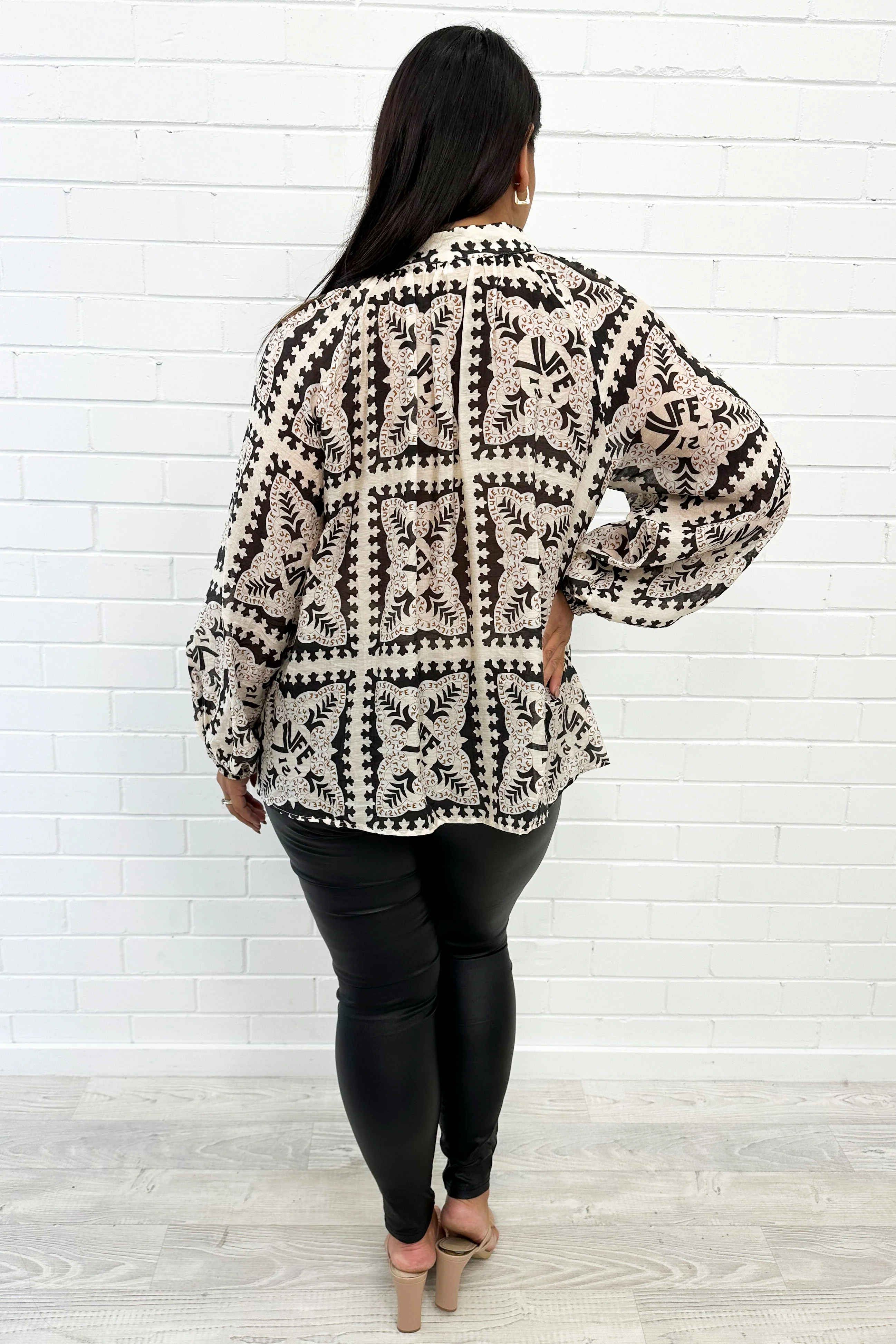 Crinkle Estelle Blouse - Black Geometric - Image 14