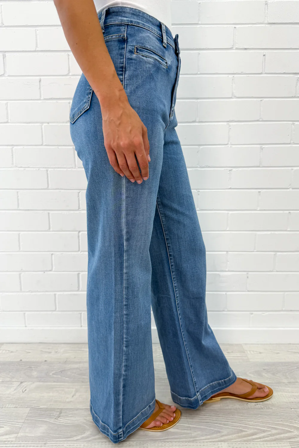Daisy Wide Leg Jeans - Denim - Image 4