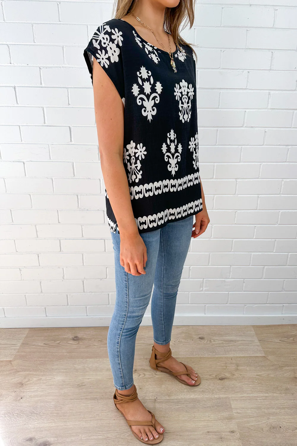 Elka Top - Black White - Image 3