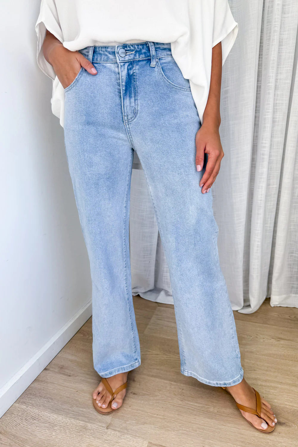 Harley Mid Rise Wide Leg Jeans - Light Denim - Image 2