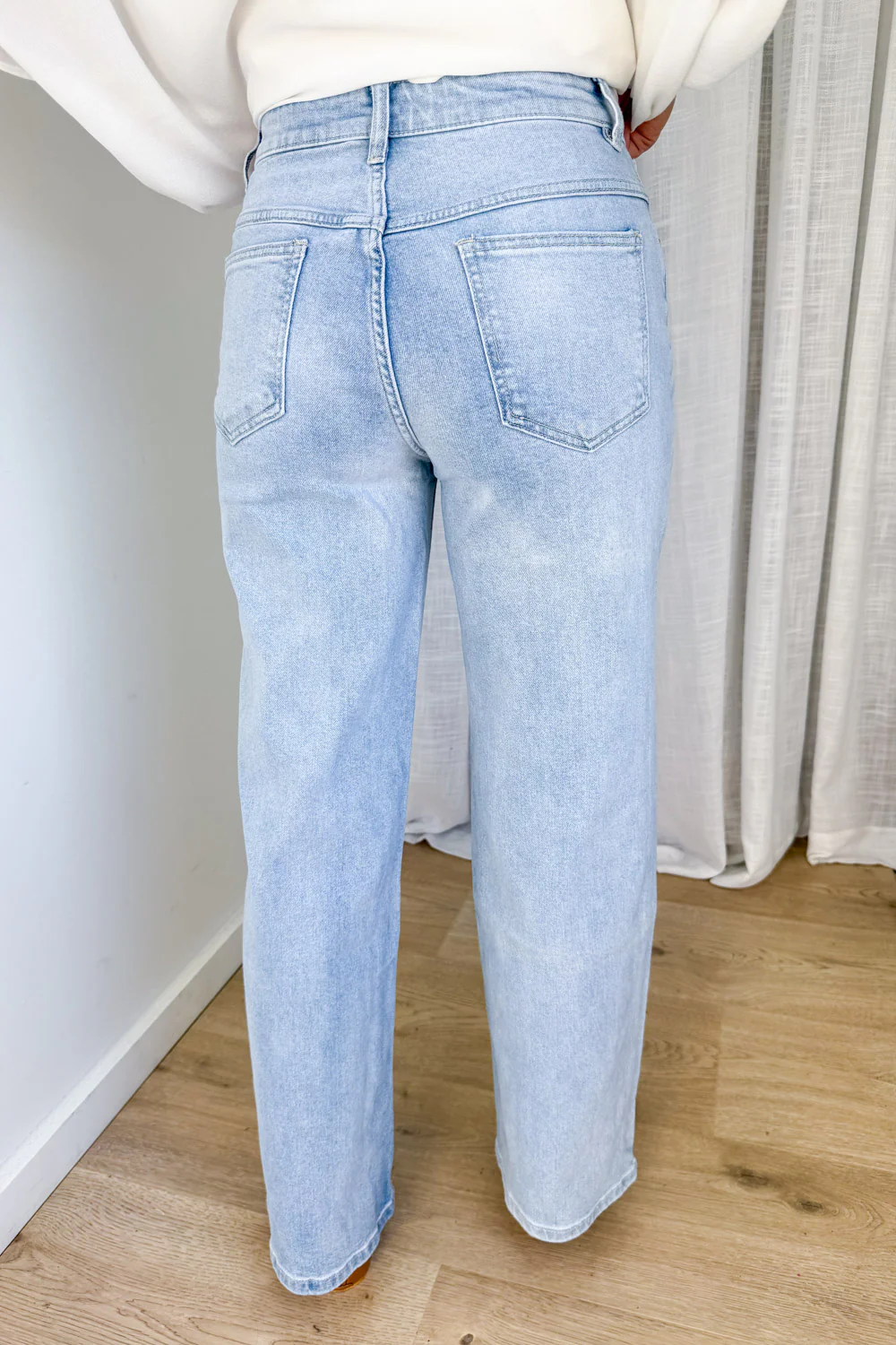 Harley Mid Rise Wide Leg Jeans - Light Denim - Image 5