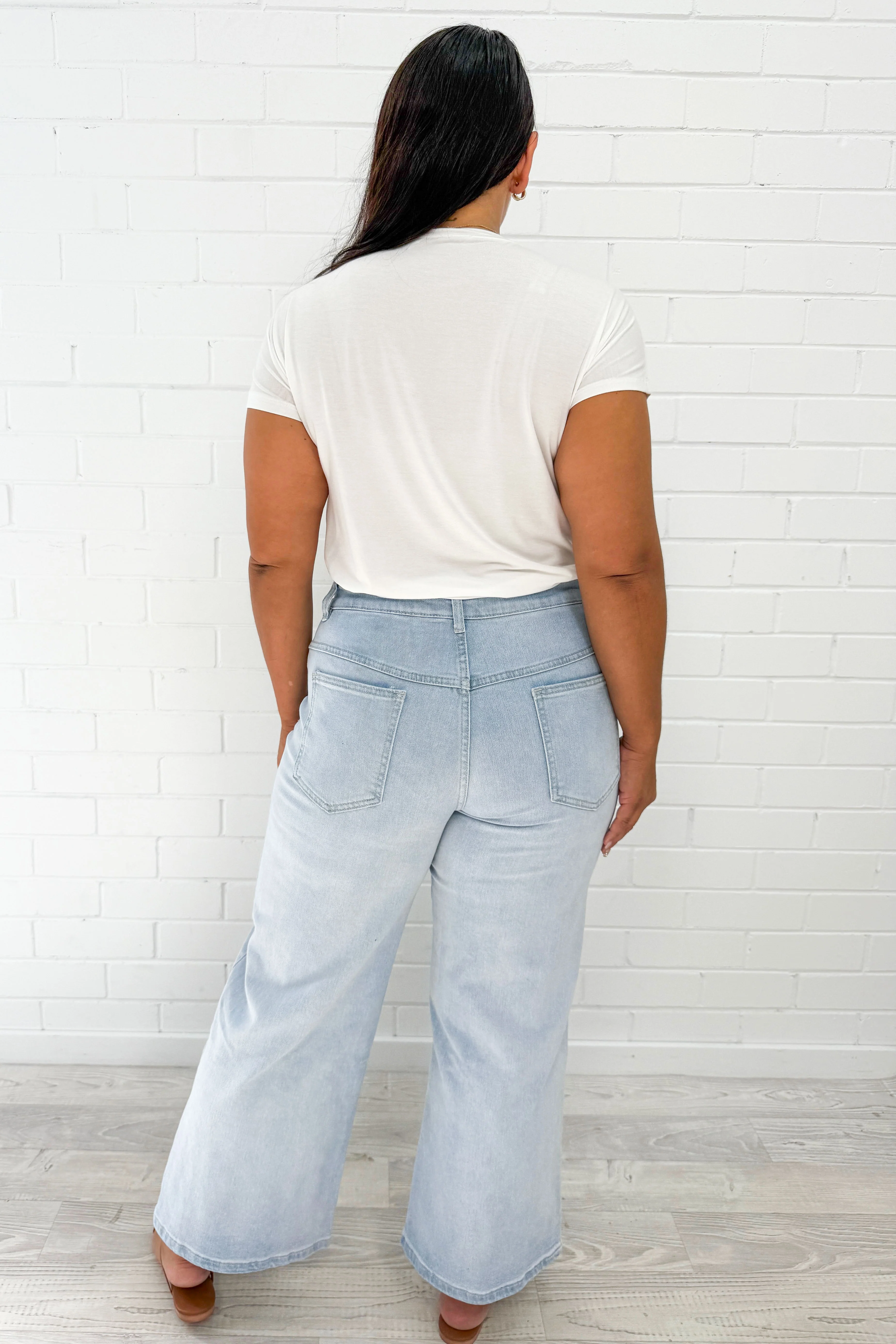 Harley Mid Rise Wide Leg Petite - Light Denim - Image 10