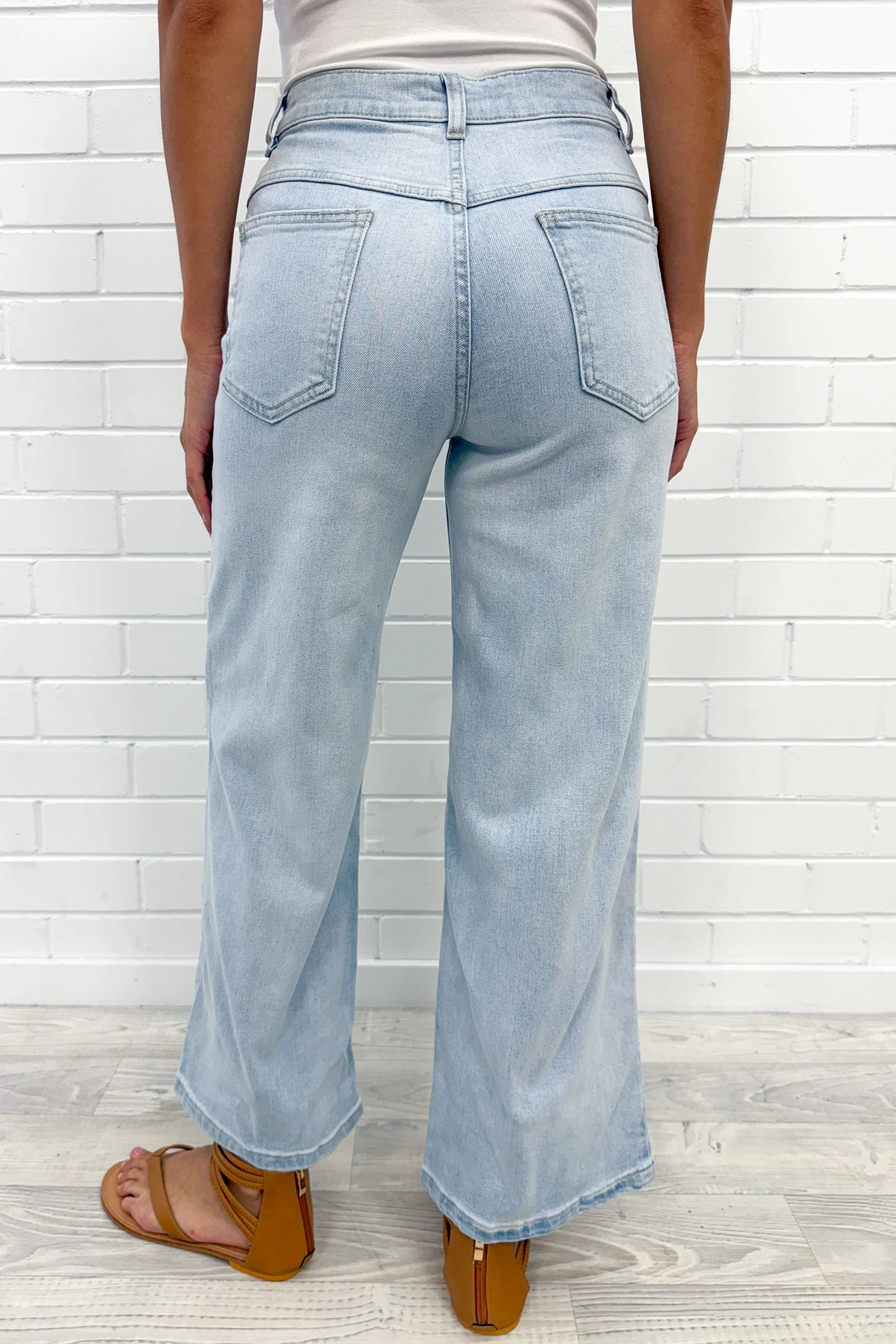 Harley Mid Rise Wide Leg Petite - Light Denim - Image 6