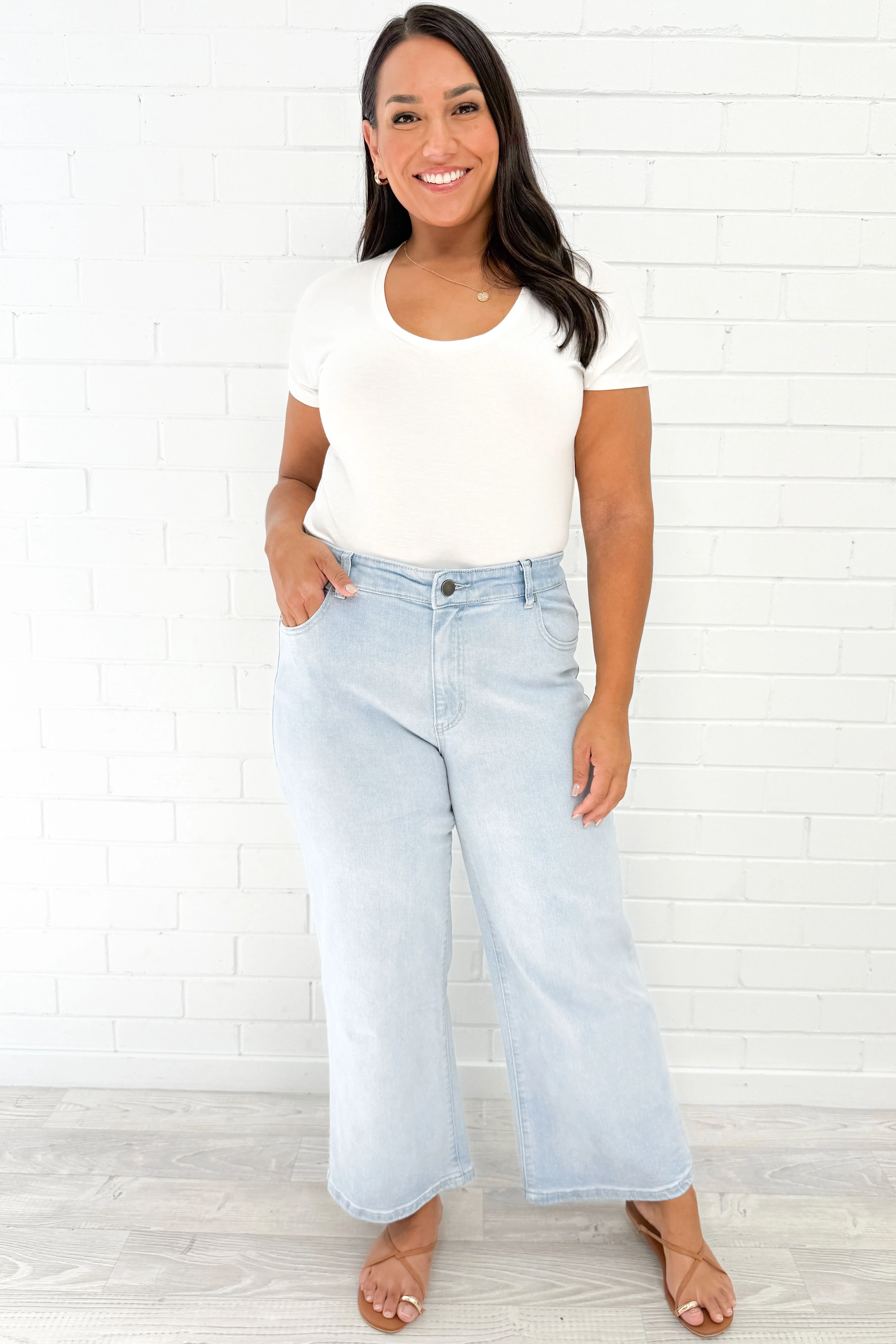 Harley Mid Rise Wide Leg Petite - Light Denim - Image 7