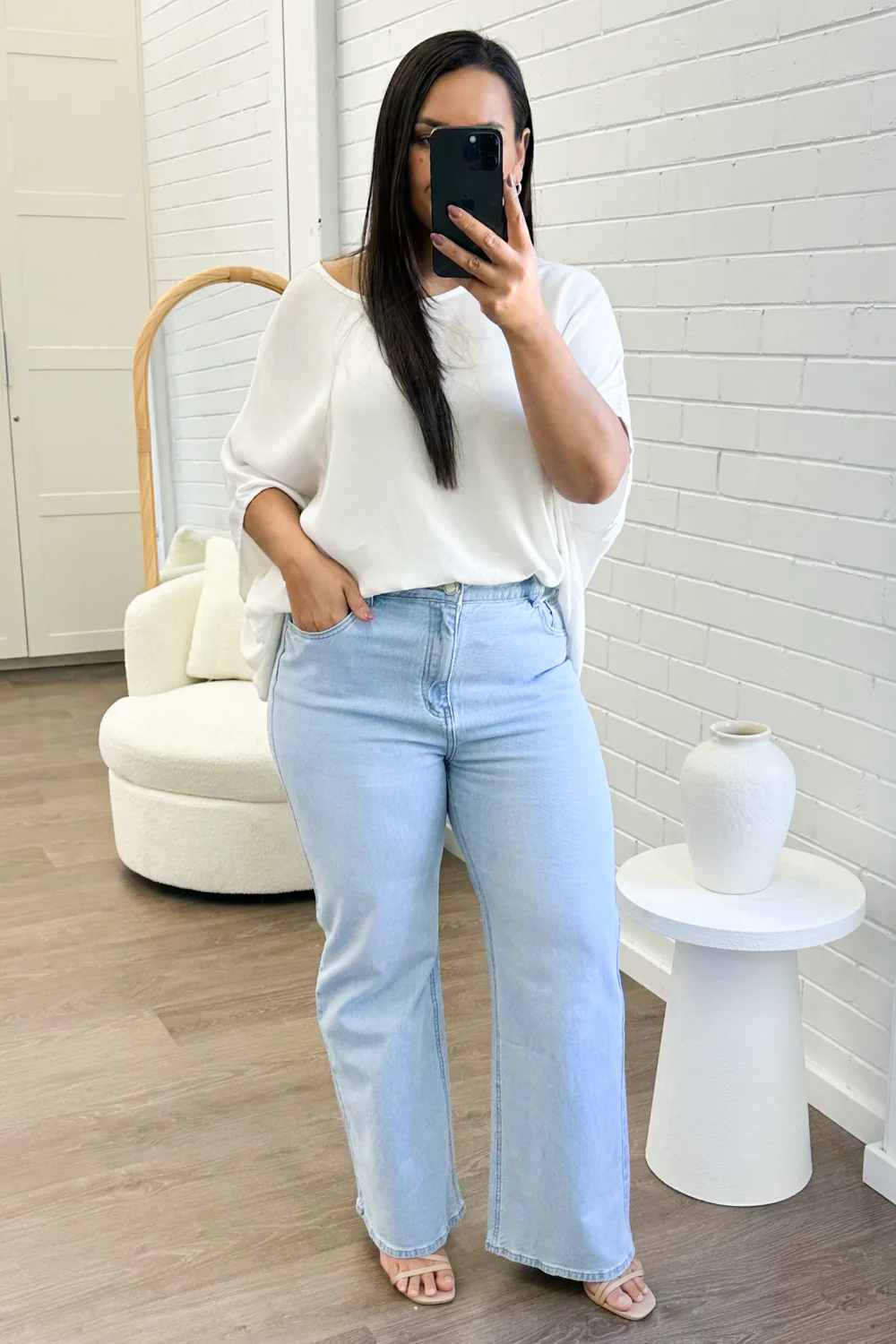 Izzy Straight Leg Jeans - Light Denim - Image 11