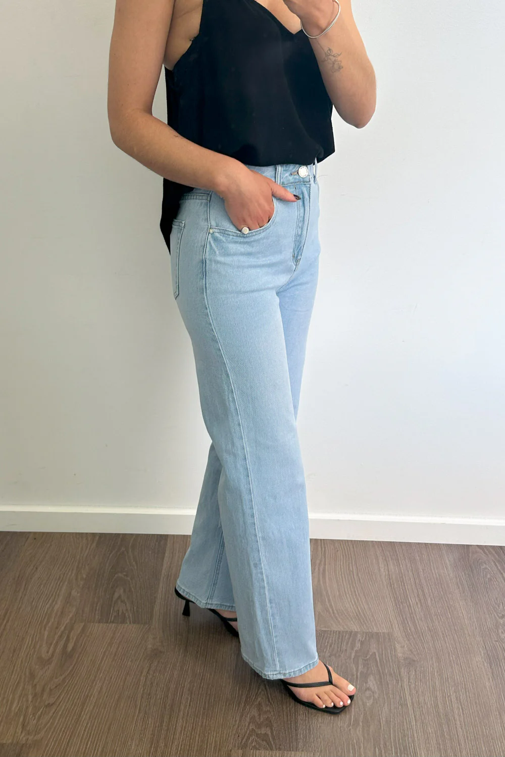 Izzy Straight Leg Jeans - Light Denim - Image 3