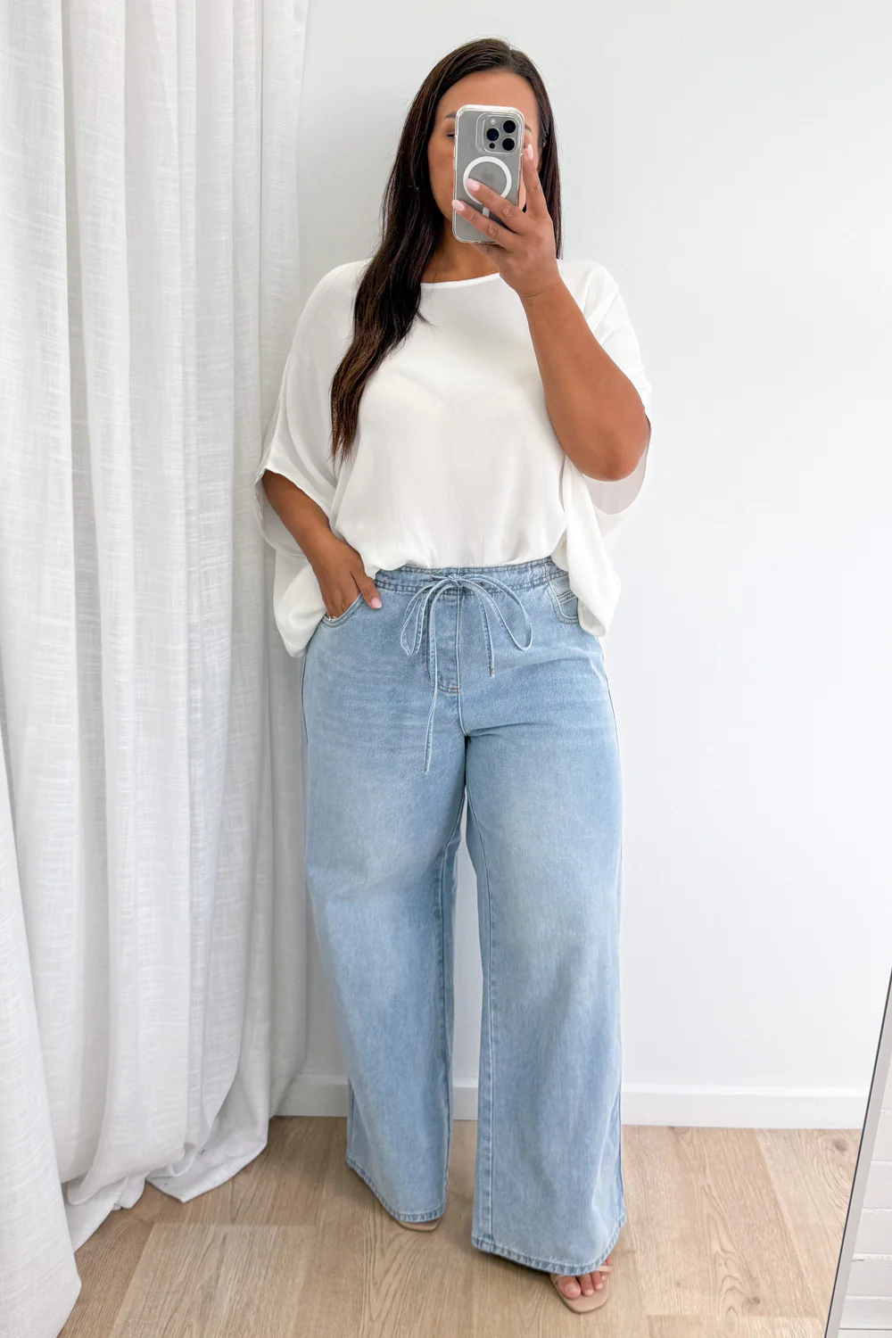 Kai High Rise Wide Leg Jeans - Light Denim - Image 13