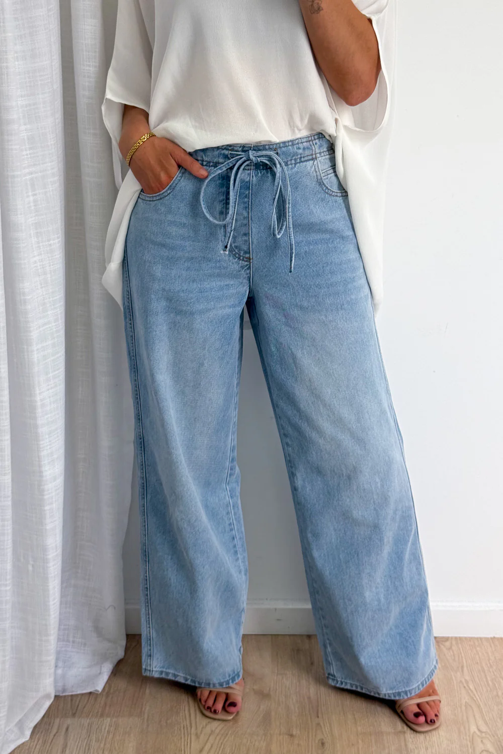 Kai High Rise Wide Leg Jeans - Light Denim - Image 2