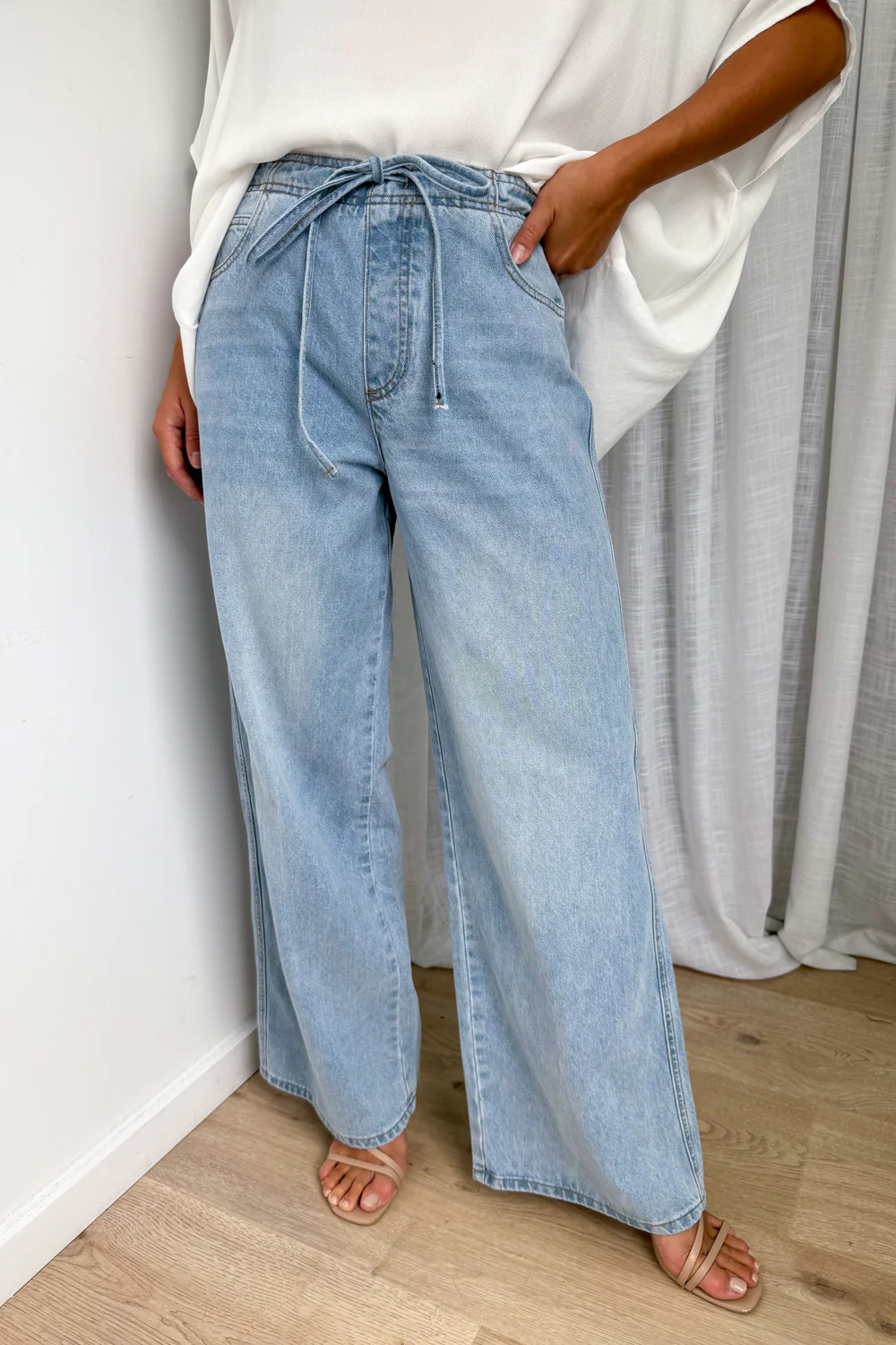 Kai High Rise Wide Leg Jeans - Light Denim - Image 4