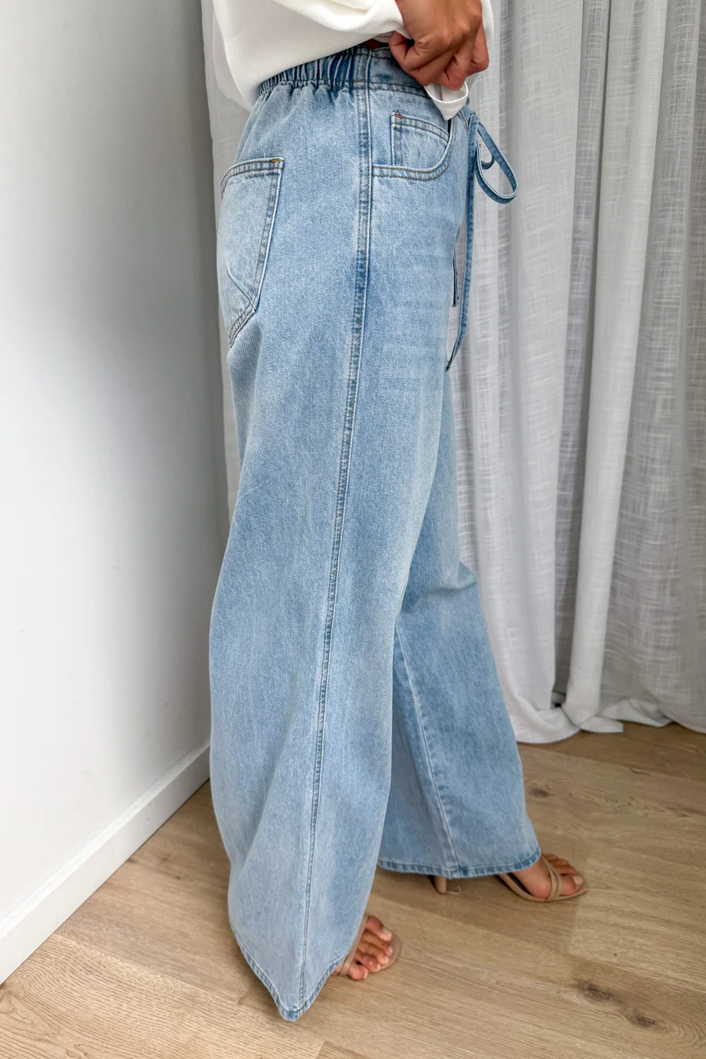 Kai High Rise Wide Leg Jeans - Light Denim - Image 6