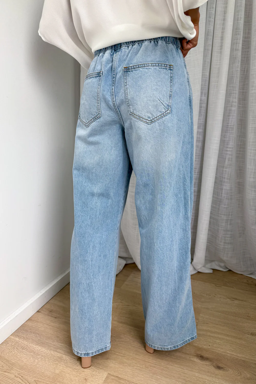 Kai High Rise Wide Leg Jeans - Light Denim - Image 8