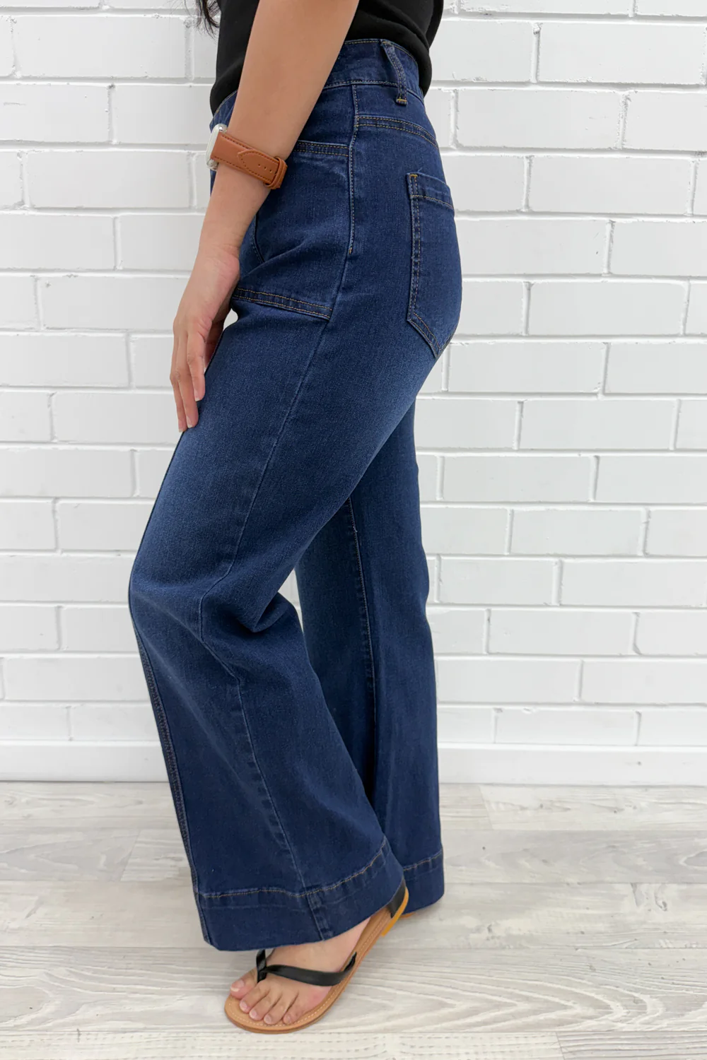 Leorene Wide Leg Petite Jeans - Image 4