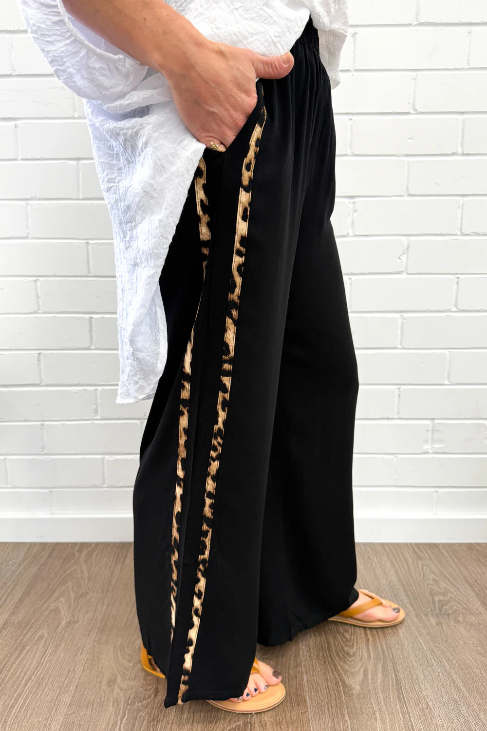 Page Pants Petite - Image 6