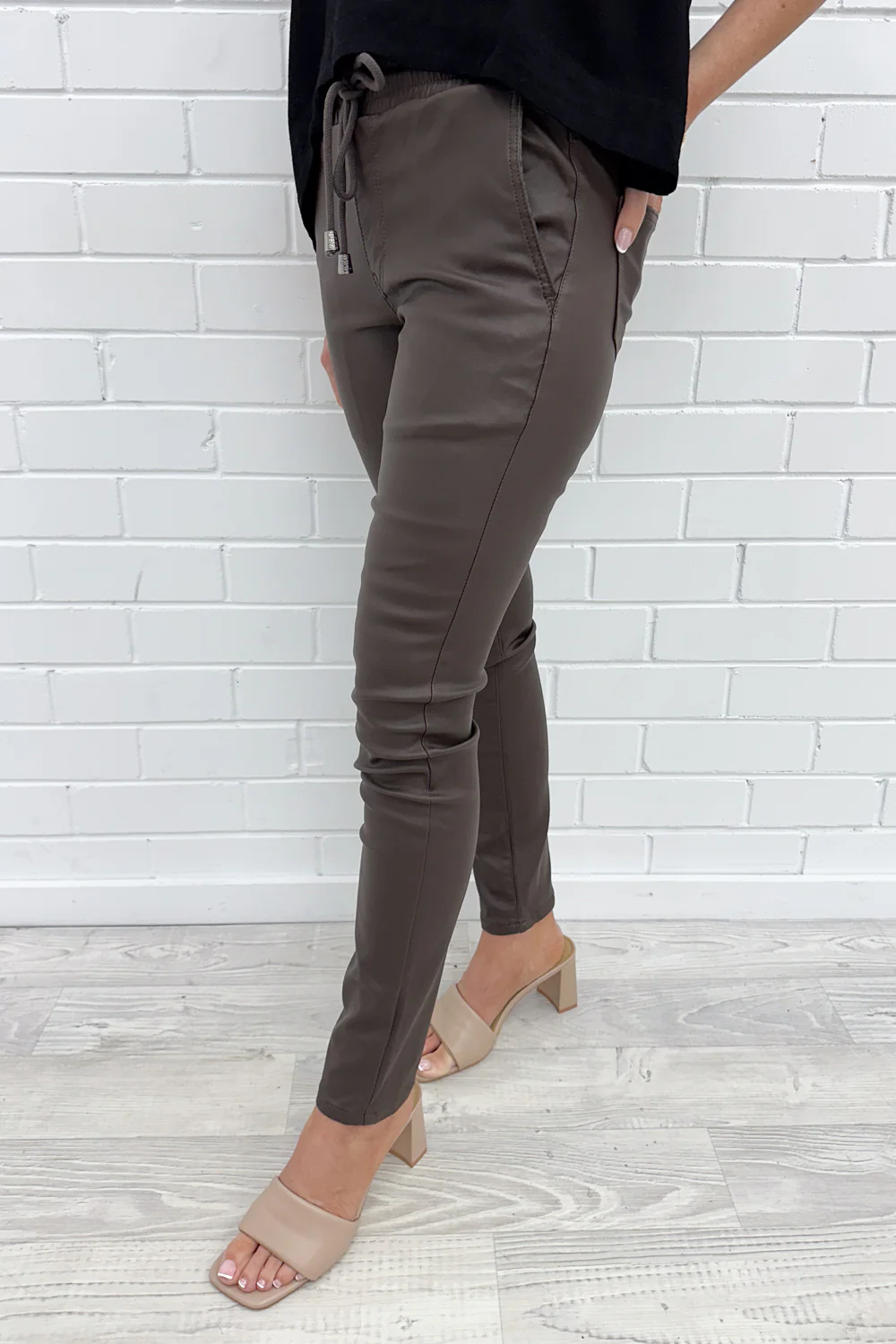 Pippa Wet Look Jogger - Chocolate - Image 3