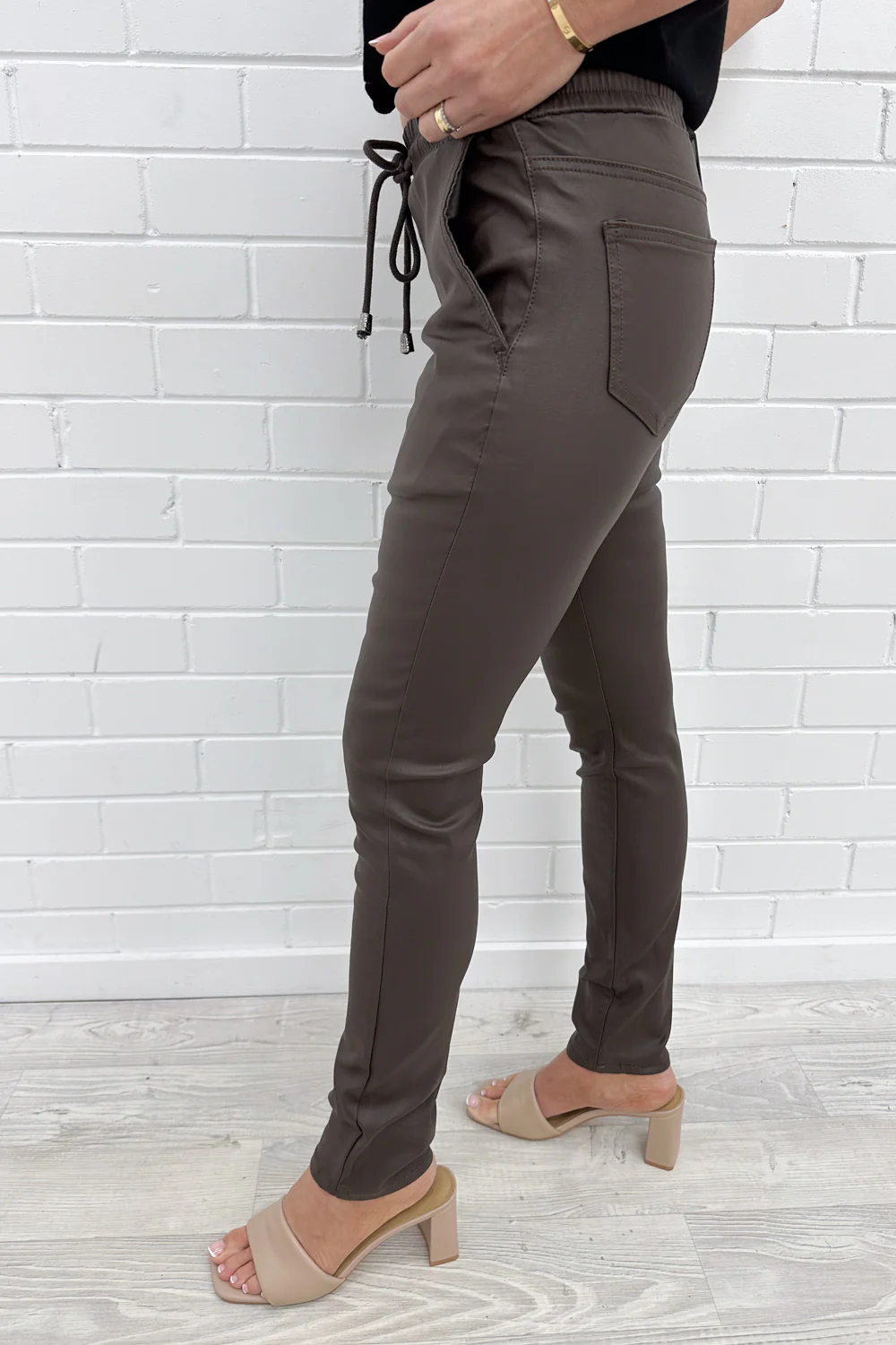 Pippa Wet Look Jogger - Chocolate - Image 4