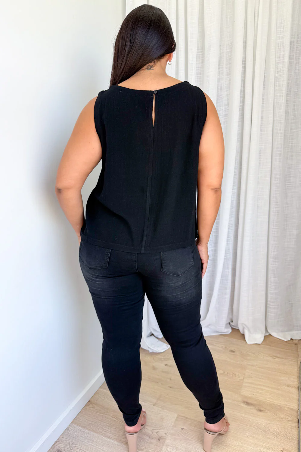Rafaela Linen Top - Black - Image 12