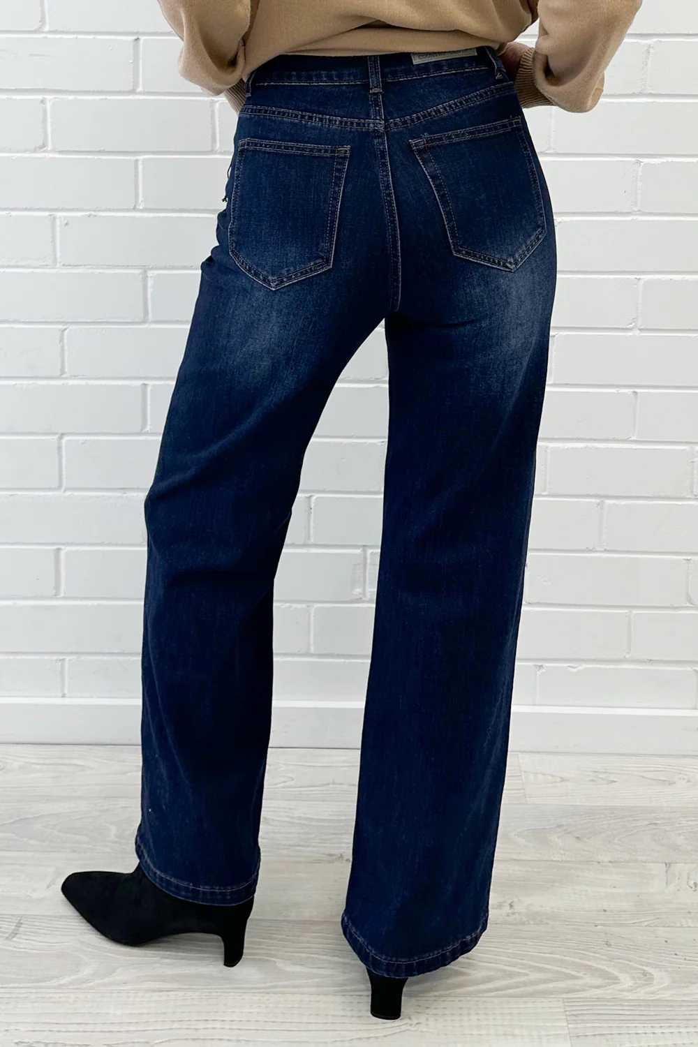 Sloane Jeans Straight Leg Jeans - Image 12