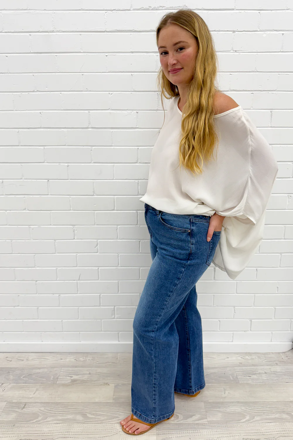 Sloane Straight Leg Jeans - Mid Denim - Image 9