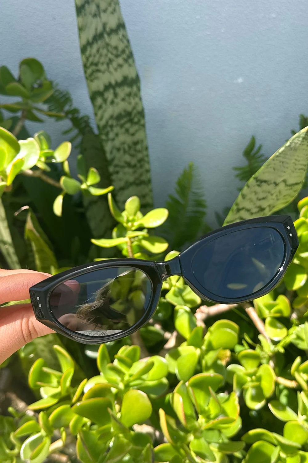 The Cateye Foldie Sunglasses - Black - Image 4