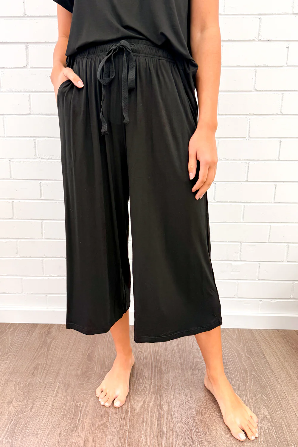 The Comfiest PJs Tee & Cropped Pants Set - Black - Image 2