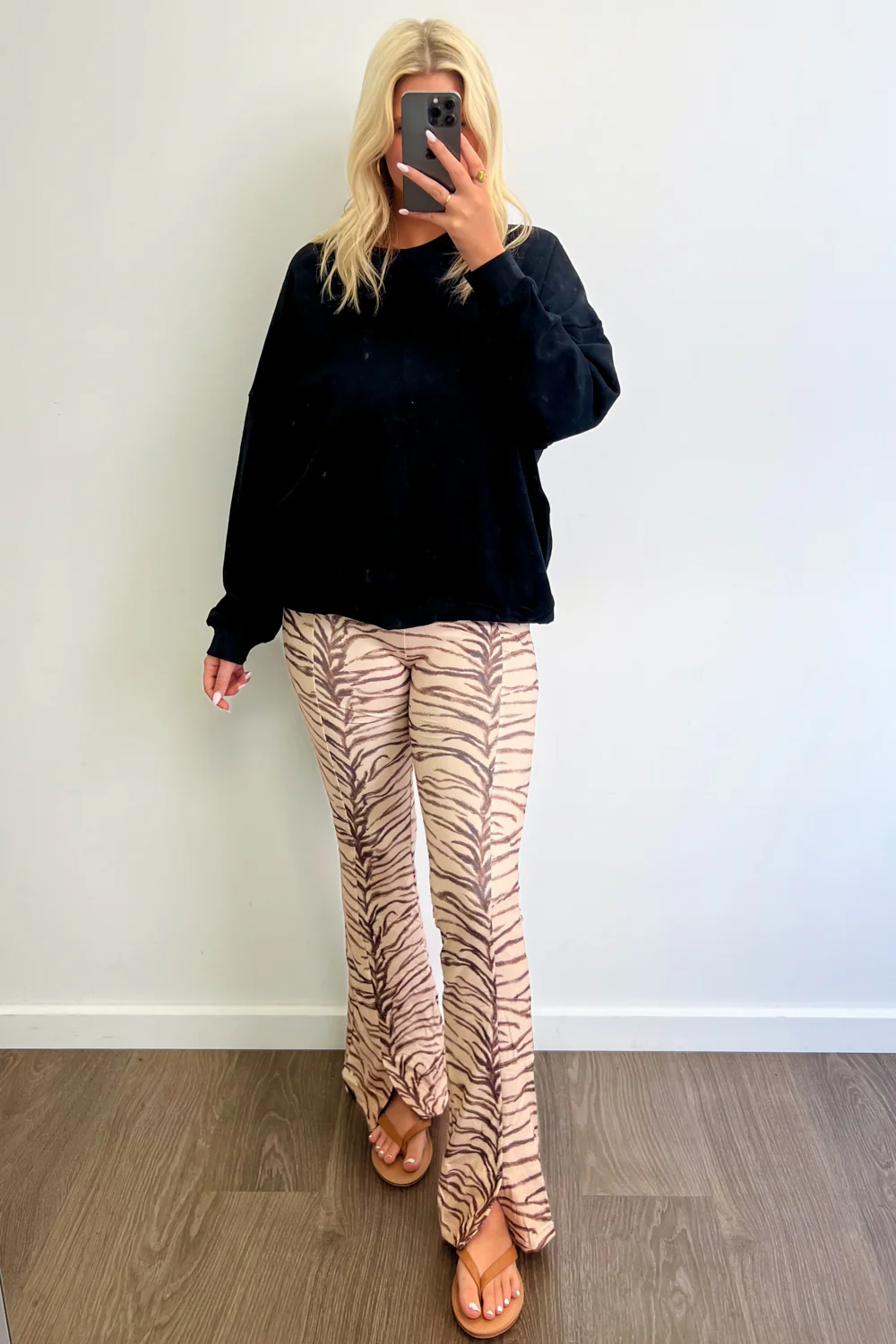 The Flarey Tights - Image 7