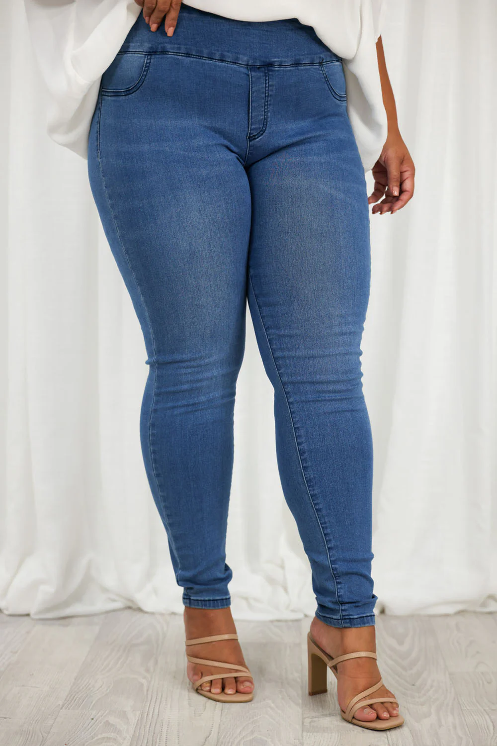 The No-Panel Skinny Jeans - Mid Denim - Image 20