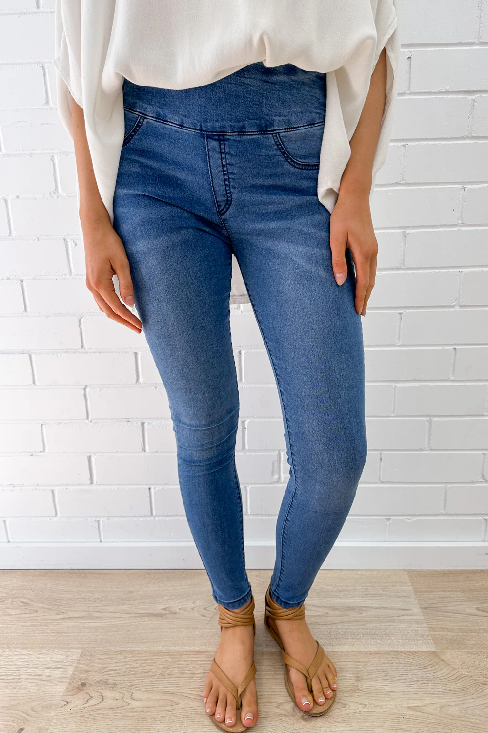 The No-Panel Skinny Jeans - Mid Denim - Image 24