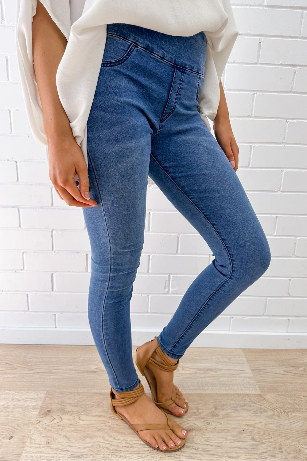 The No-Panel Skinny Jeans - Mid Denim - Image 26