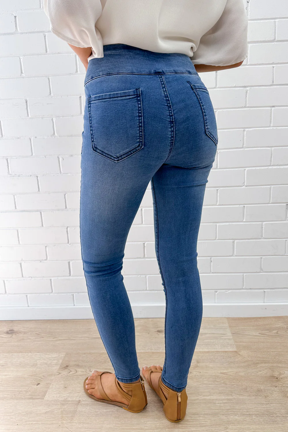 The No-Panel Skinny Jeans - Mid Denim - Image 28