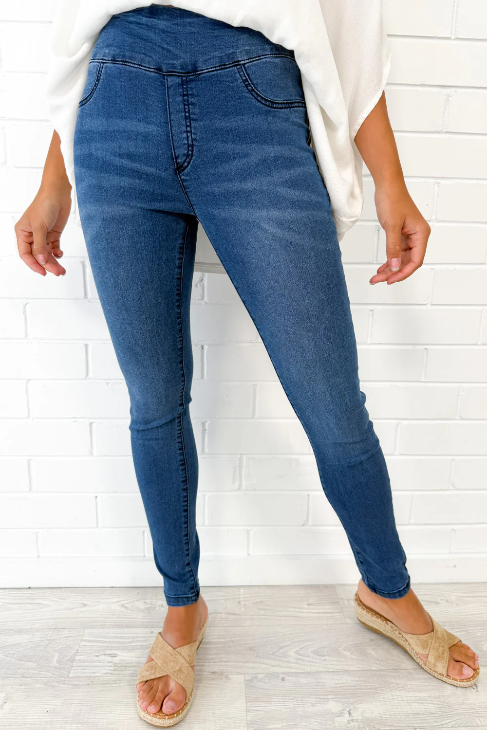 The No-Panel Skinny Jeans - Mid Denim - Image 5