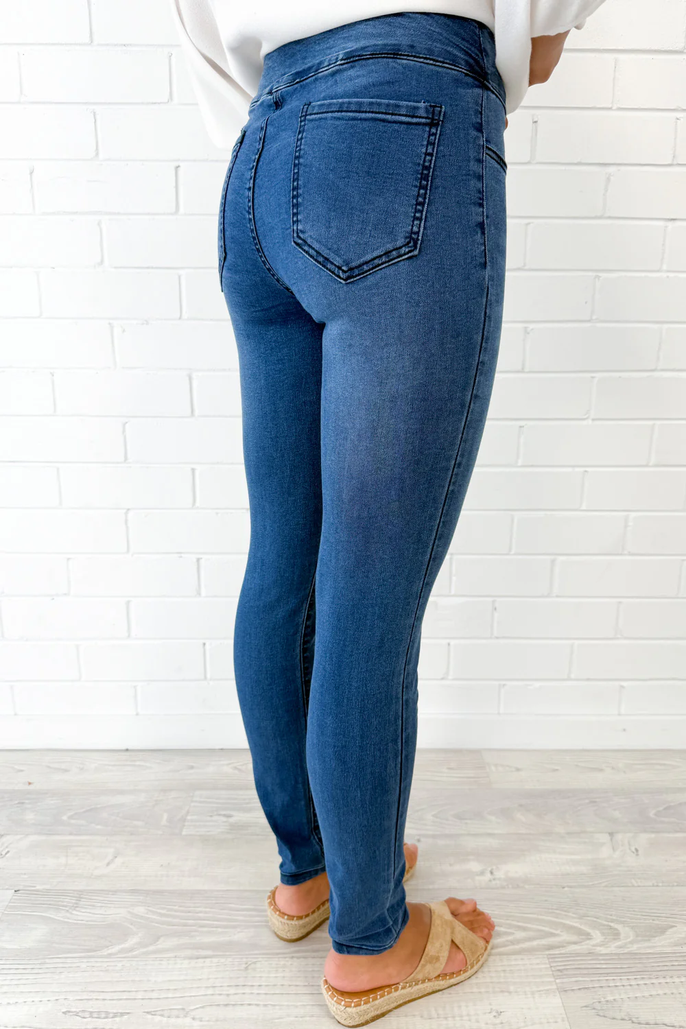The No-Panel Skinny Jeans - Mid Denim - Image 7