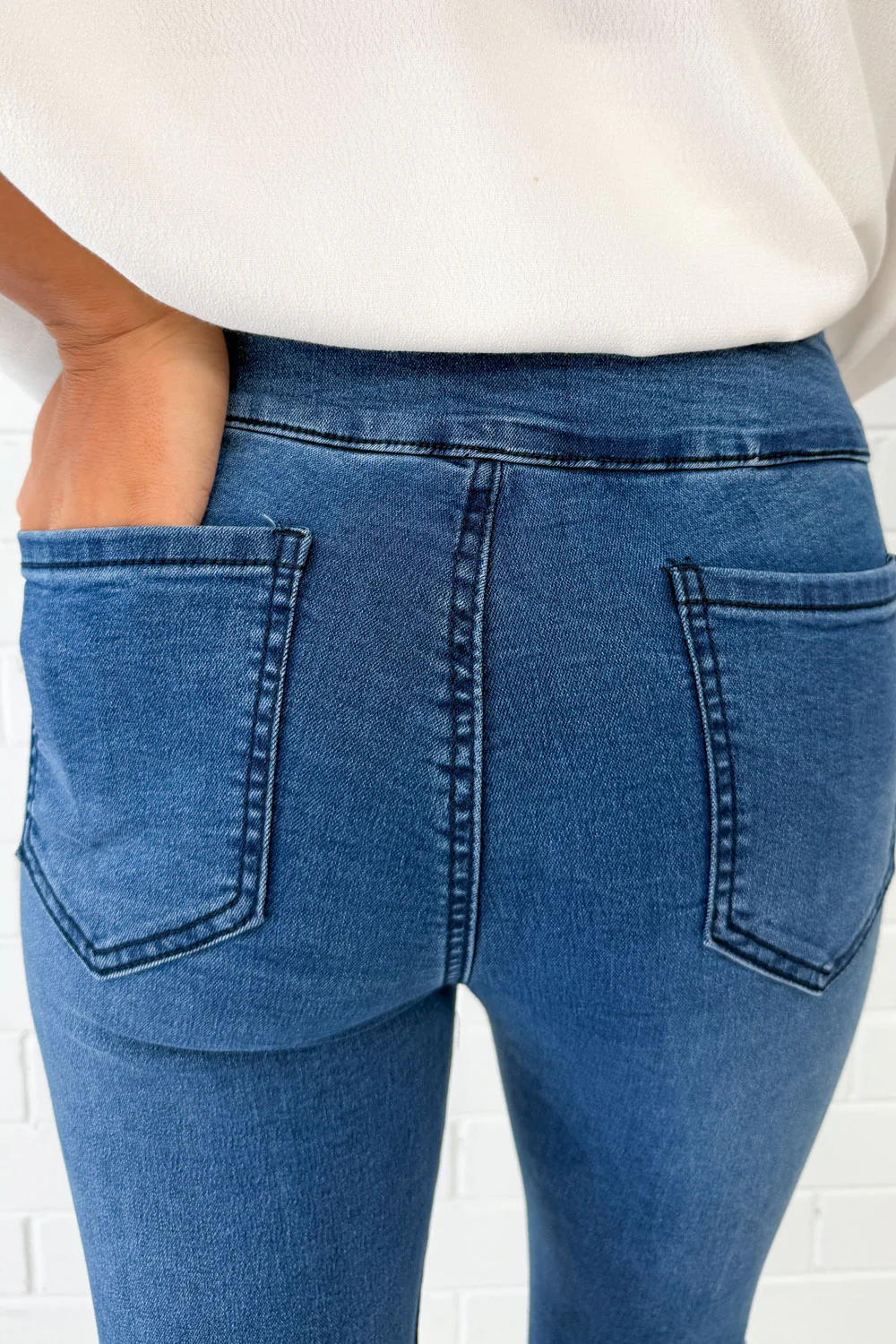 The No-Panel Skinny Jeans - Mid Denim - Image 9