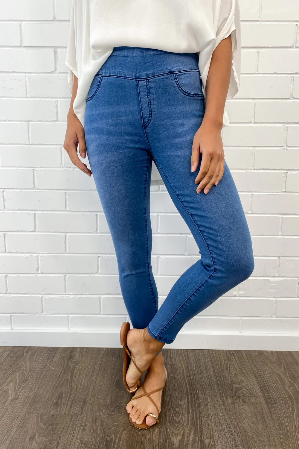 The No-Panel Skinny Jeans Petite - Mid Denim - Image 3