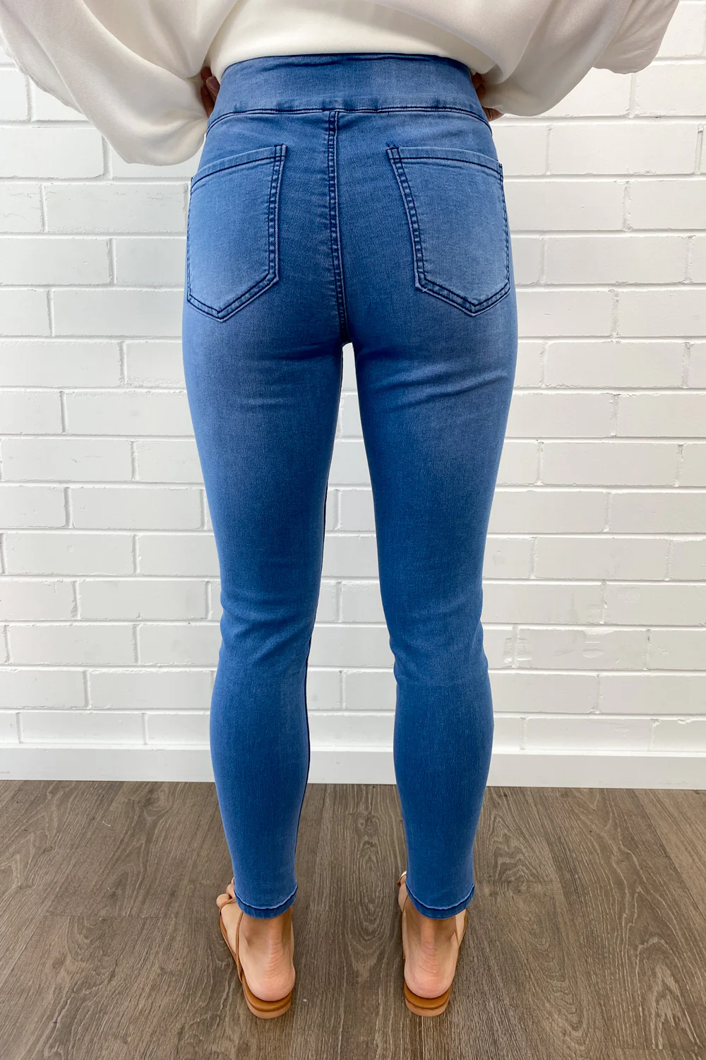 The No-Panel Skinny Jeans Petite - Mid Denim - Image 6