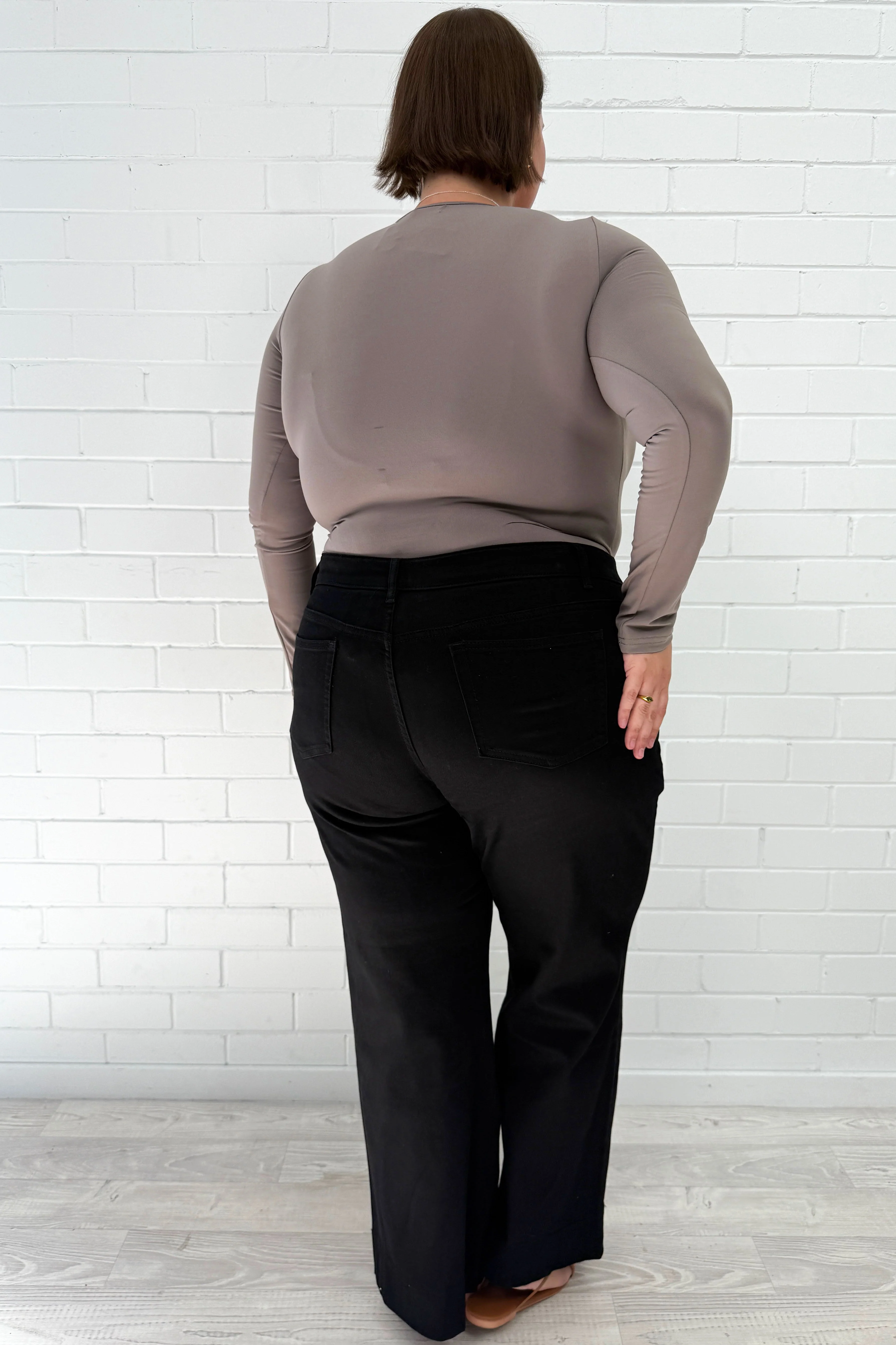 Whitley High Rise Wide Leg Jeans - Black - Image 2
