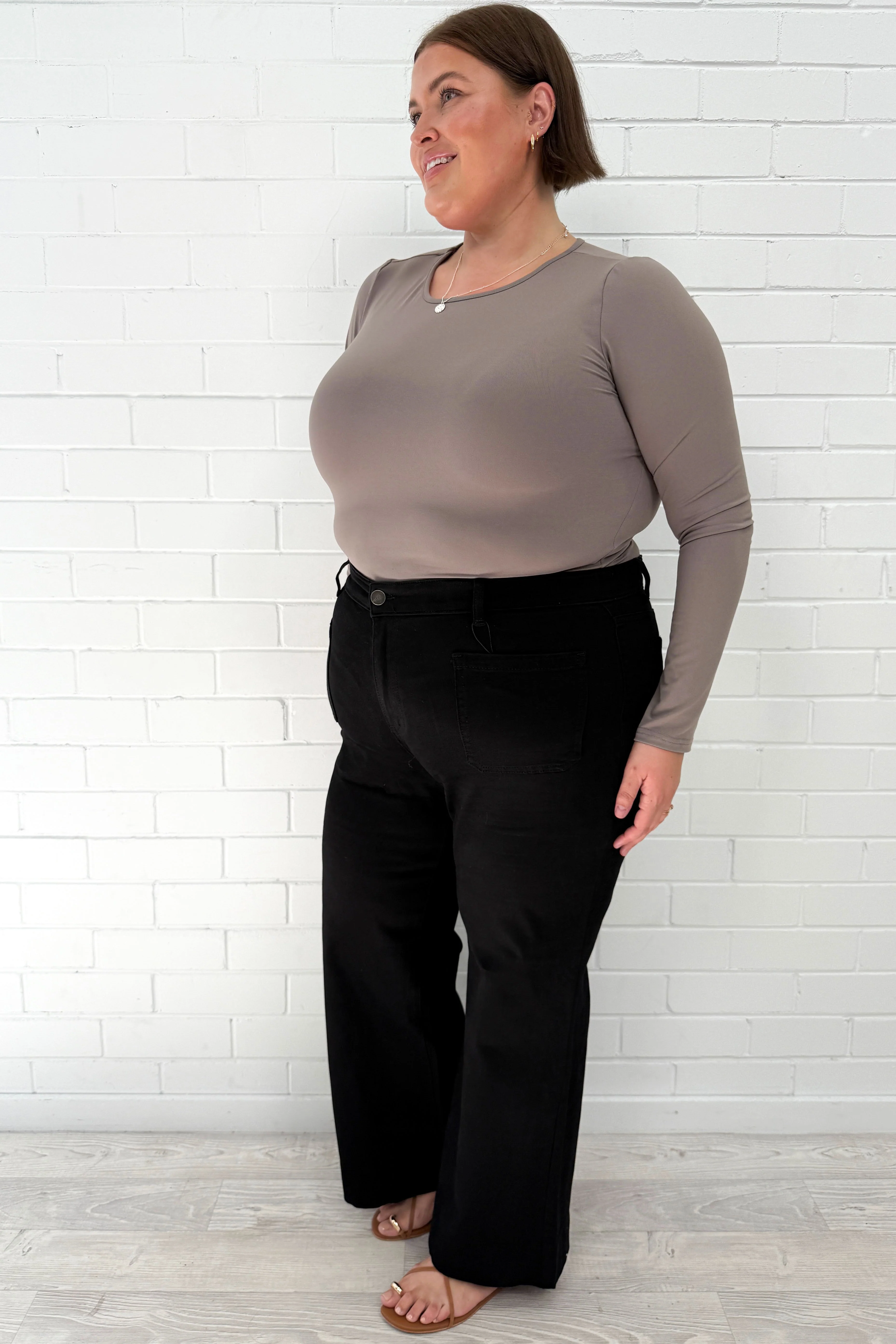 Whitley High Rise Wide Leg Jeans - Black - Image 3