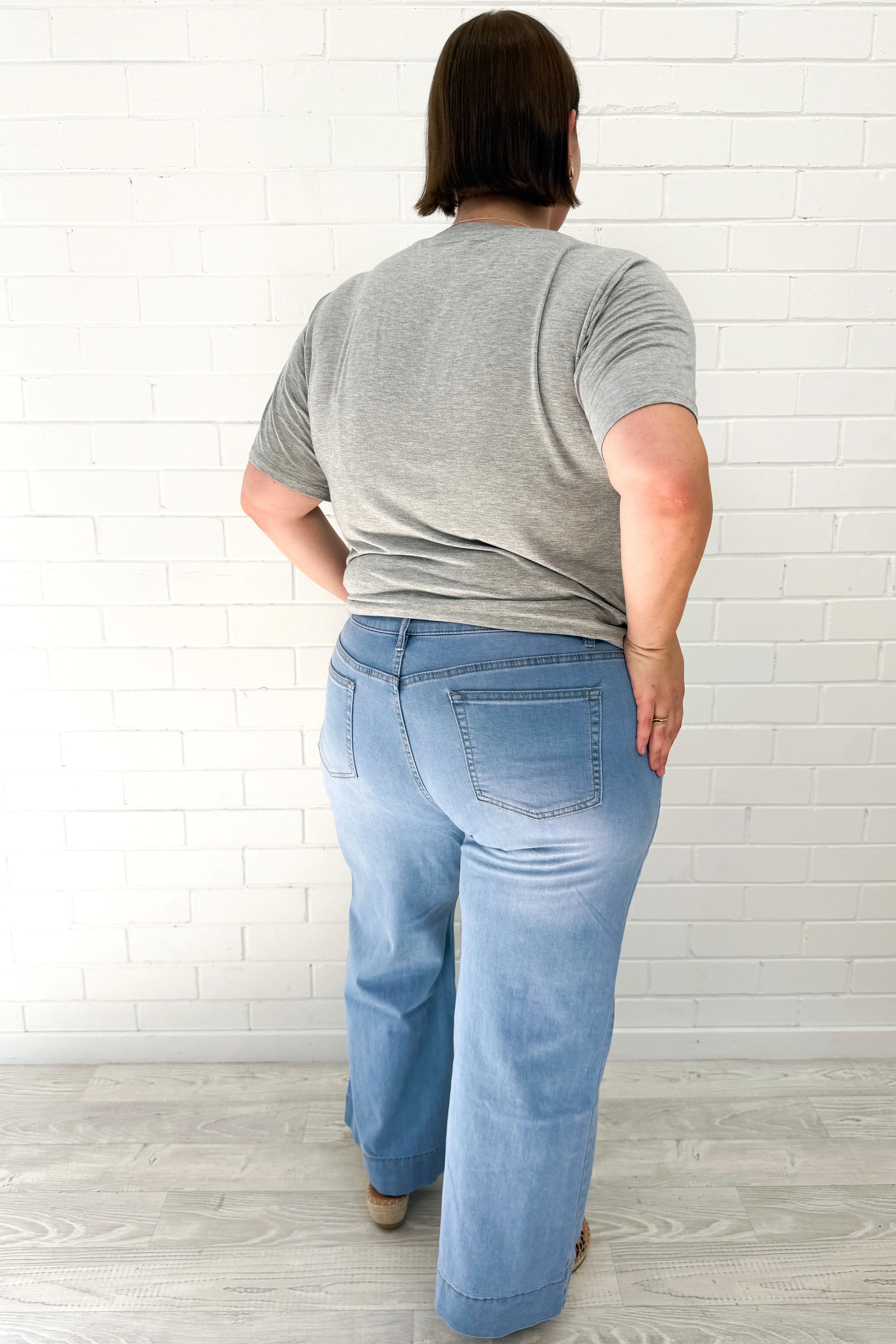 Whitley High Rise Wide Leg Jeans - Light Denim - Image 2