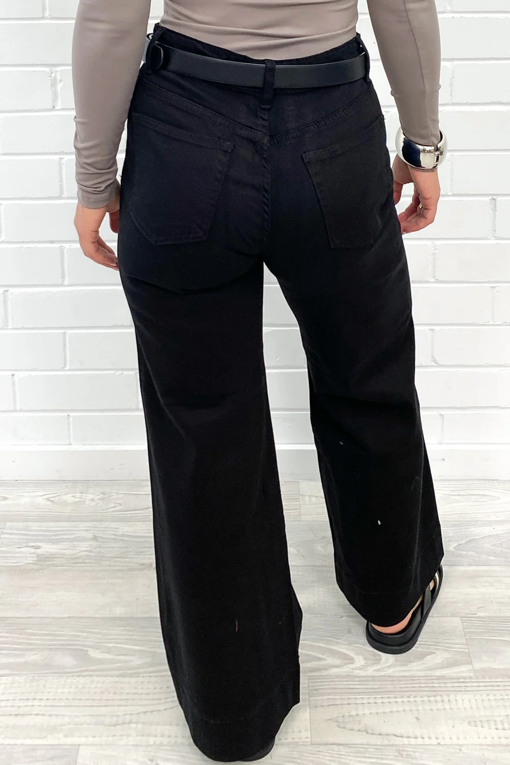 Whitley Petite High Rise Wide Leg Jeans - Black - Image 18