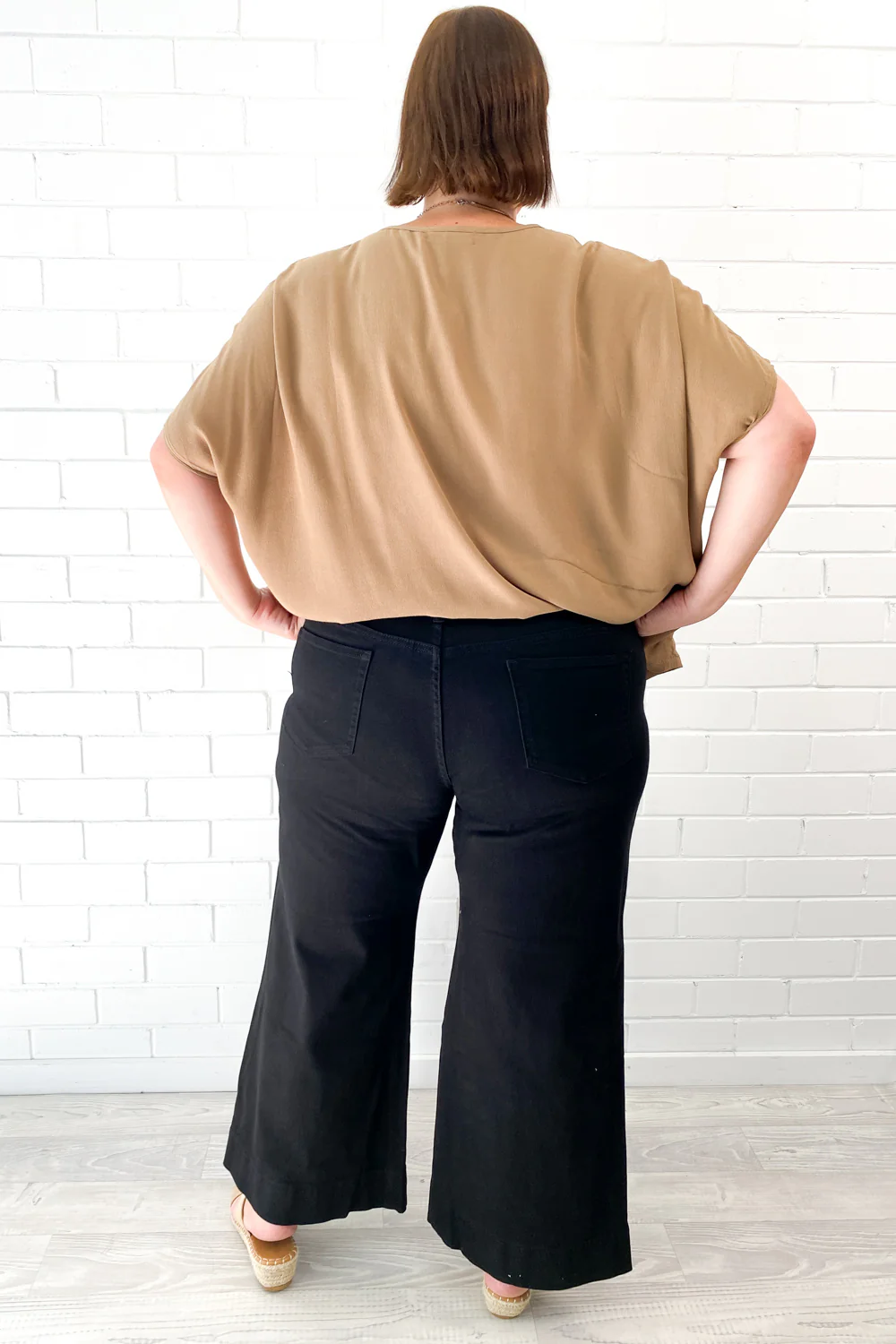 Whitley Petite High Rise Wide Leg Jeans - Black - Image 10
