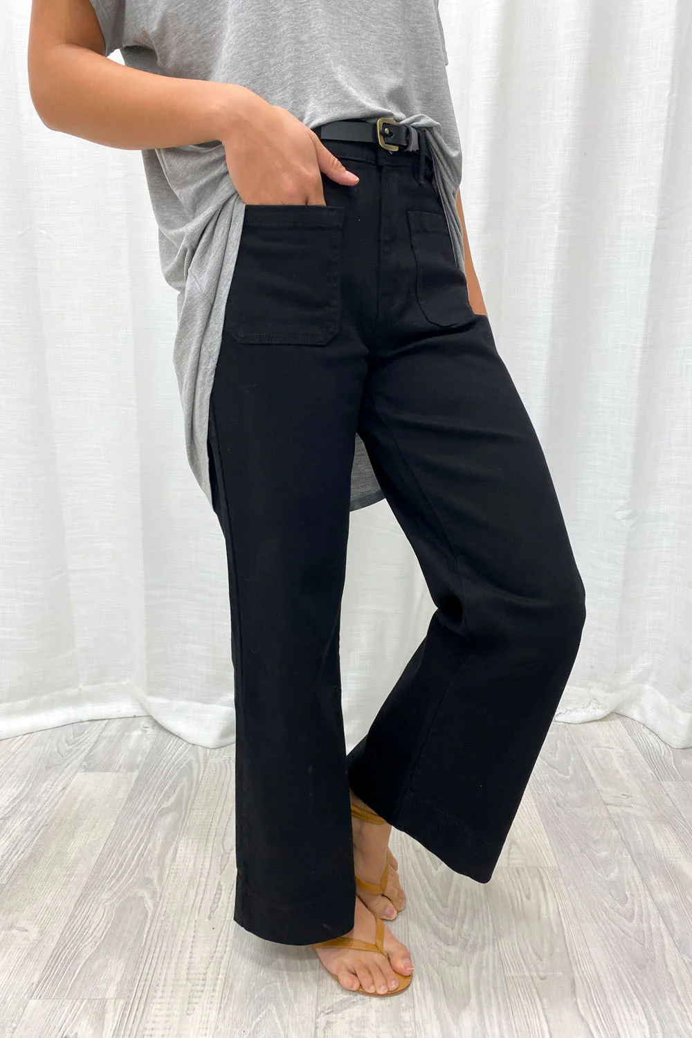 Whitley Petite High Rise Wide Leg Jeans - Black - Image 4