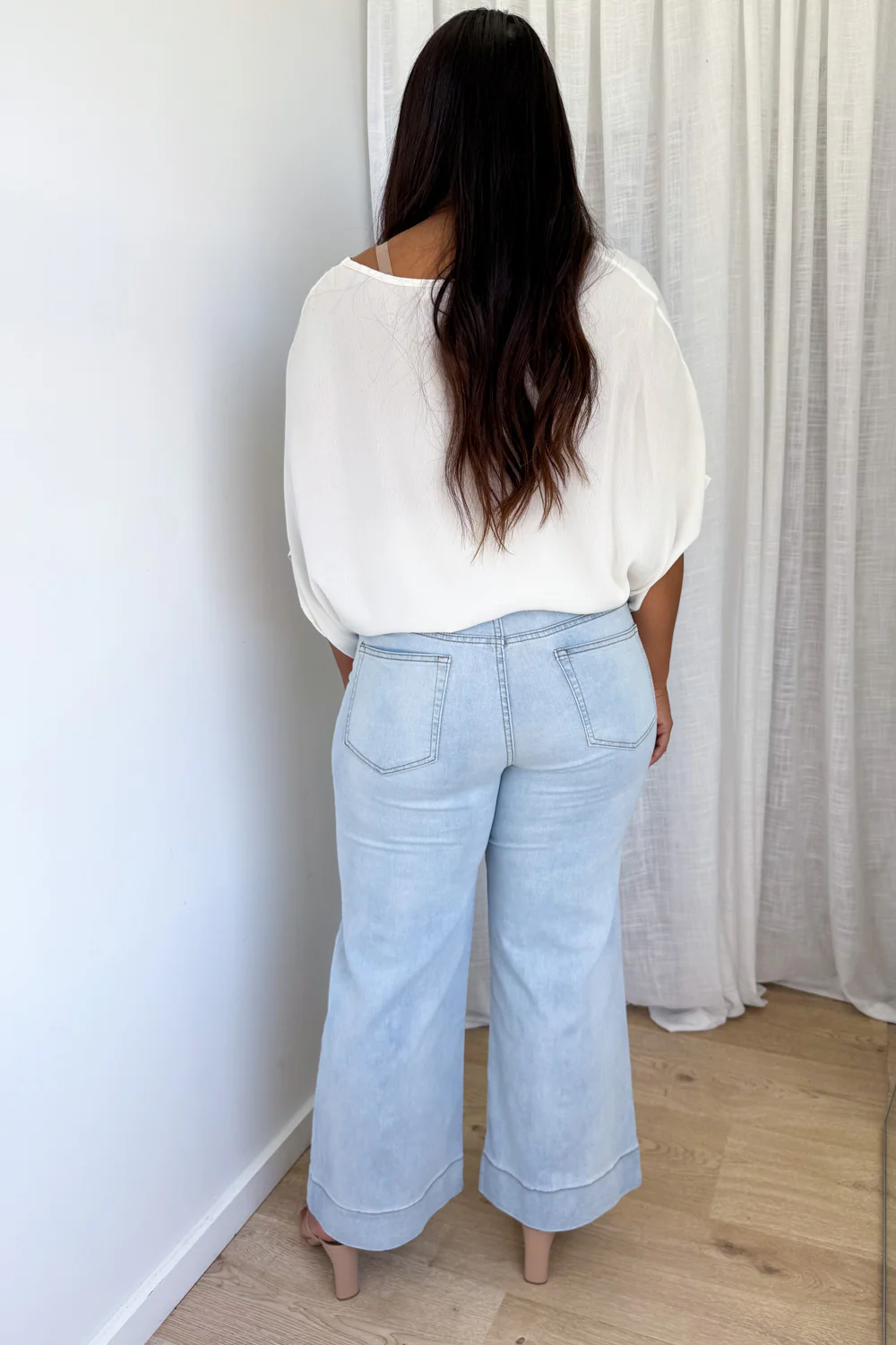 Whitley Petite High Rise Wide Leg Jeans - Light Blue Denim - Image 11
