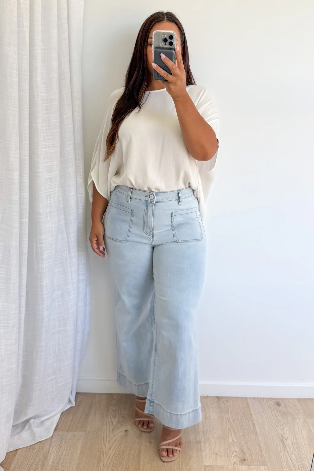 Whitley Petite High Rise Wide Leg Jeans - Light Blue Denim - Image 12